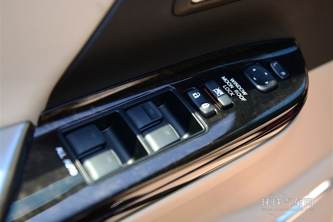 2012款 3.5L 尊貴版