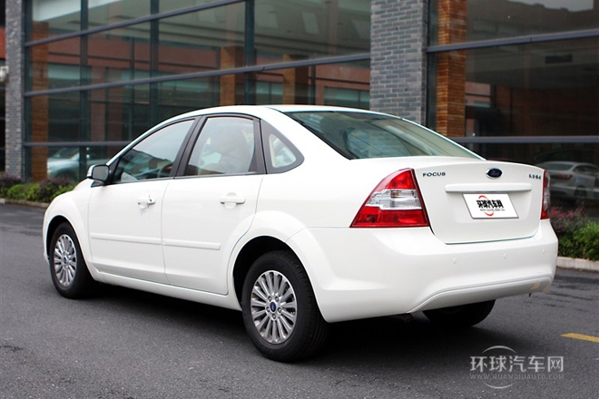 2013款 三廂經(jīng)典 1.8L MT百萬紀(jì)念版