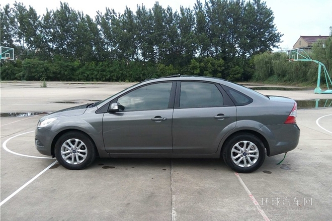 2013款 三廂經(jīng)典 1.8L AT百萬紀(jì)念版