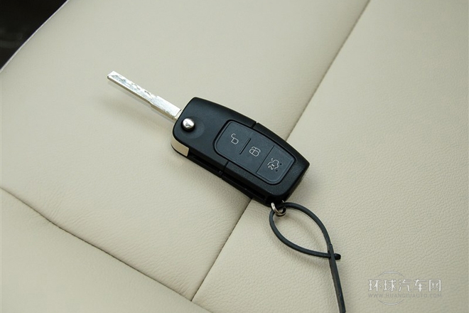 2013款 三廂經典 1.8L MT時尚型