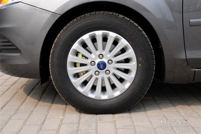 2013款 三廂經典 1.8L MT時尚型