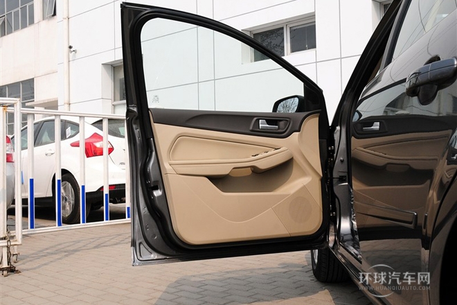 2013款 三廂經典 1.8L MT時尚型