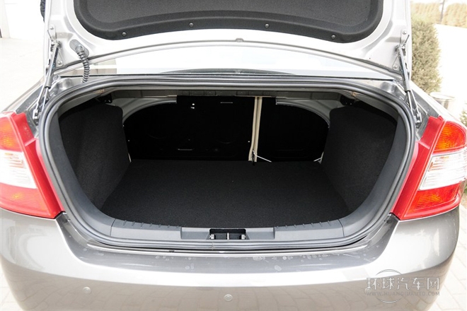 2013款 三廂經(jīng)典 1.8L MT時(shí)尚型