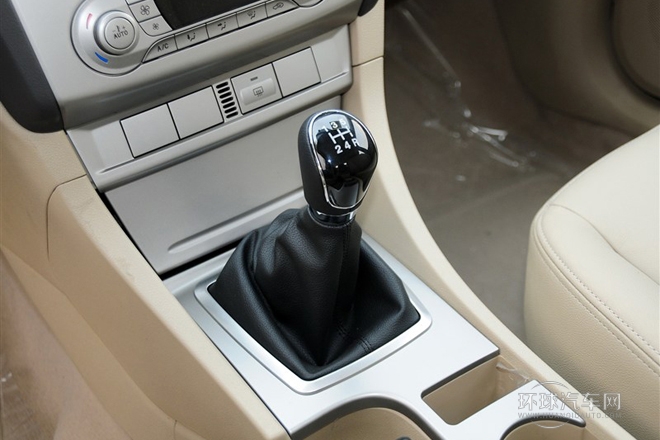 2013款 三廂經典 1.8L MT時尚型