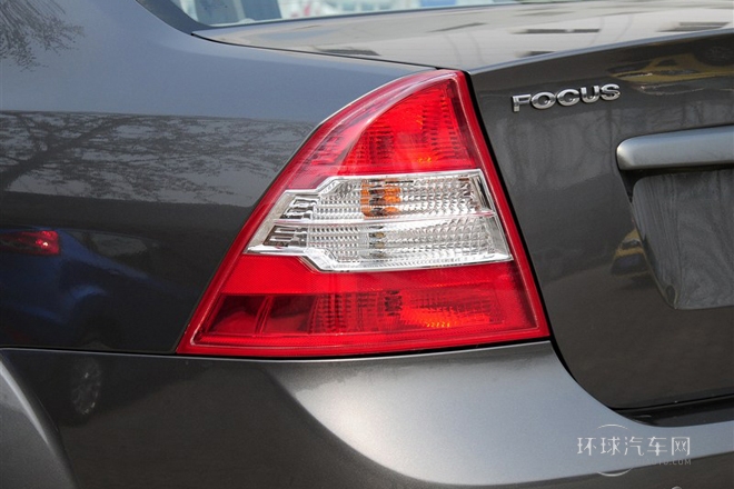 2013款 三廂經典 1.8L MT時尚型