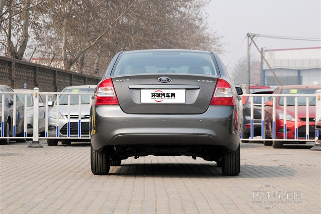 2013款 三廂經典 1.8L MT時尚型