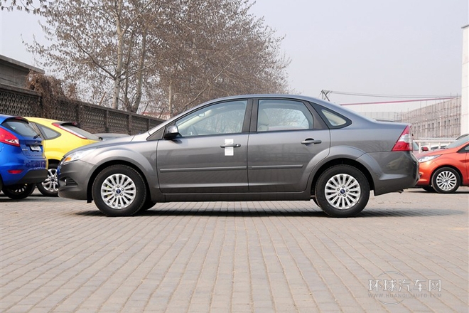 2013款 三廂經(jīng)典 1.8L MT時尚型