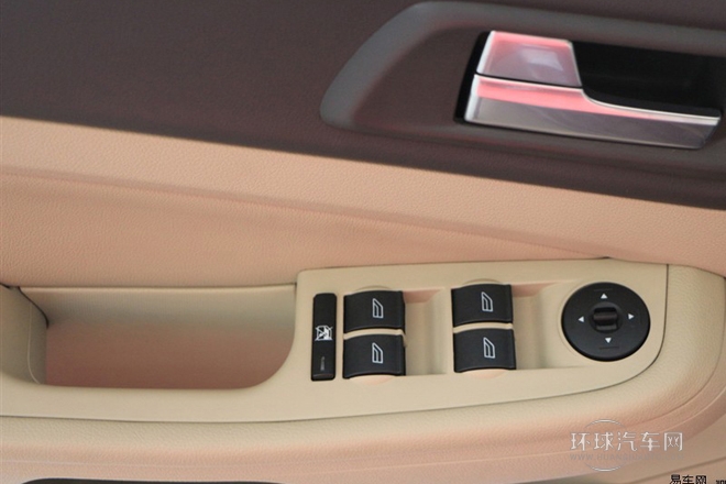 2013款 三廂經典 1.8L AT時尚型