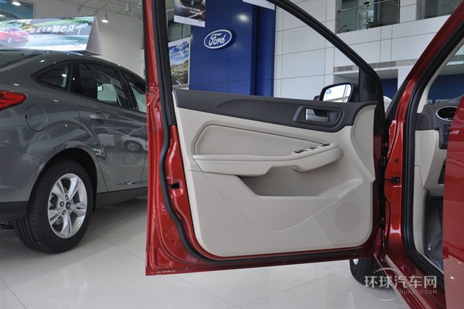 2013款 三廂經典 1.8L AT時尚型