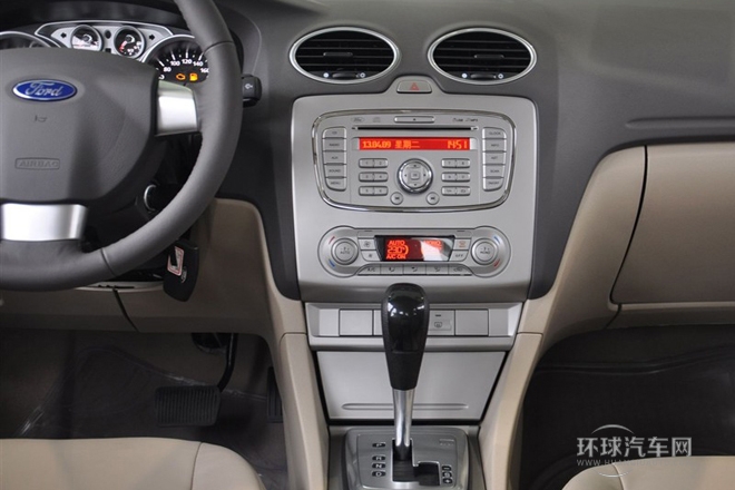 2013款 三廂經(jīng)典 1.8L AT時尚型