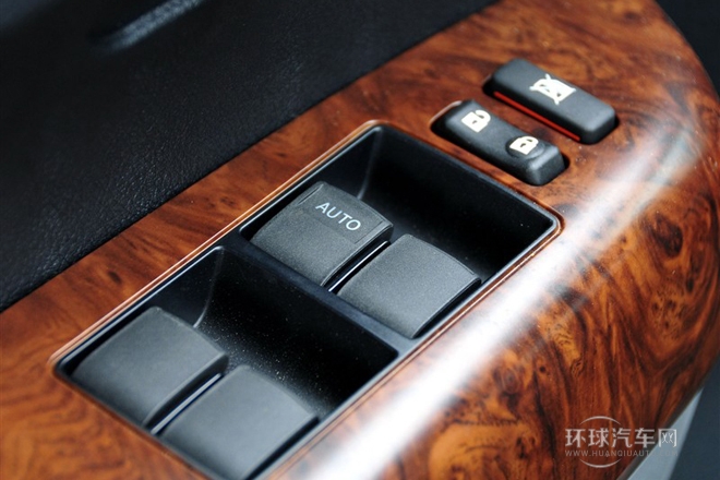 2011款 5.7 標準型