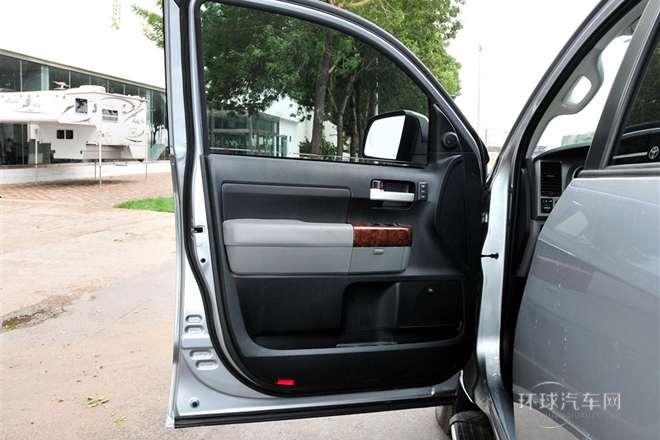 2011款 5.7 標(biāo)準(zhǔn)型