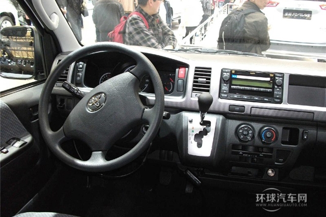 2011款 2.7L手動標準版13座