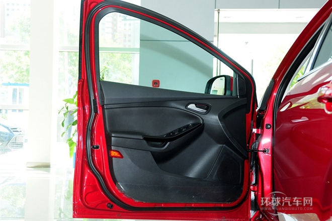 2012款 兩廂 2.0L AT豪華運動型