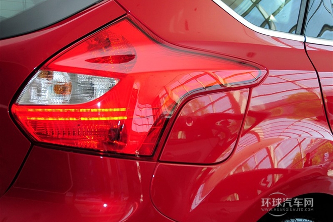 2012款 兩廂 2.0L AT豪華運動型