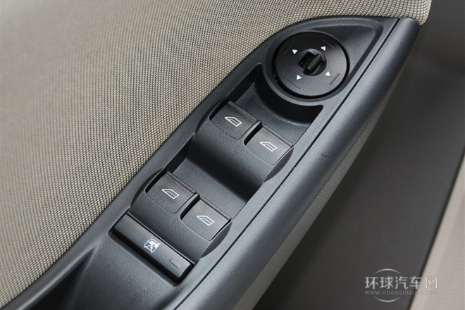 2012款 三廂 1.6L AT舒適型