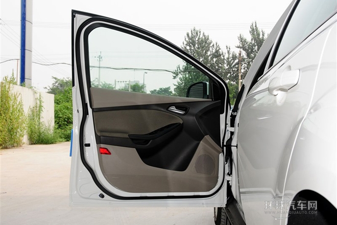 2012款 三廂 1.6L AT舒適型