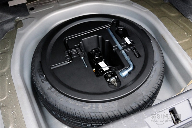 2013款 三廂 1.8L 手動旗艦型