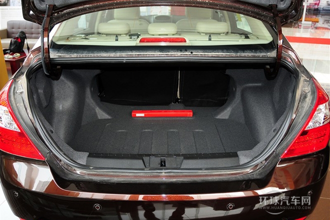 2013款 三廂 1.8L 手動旗艦型