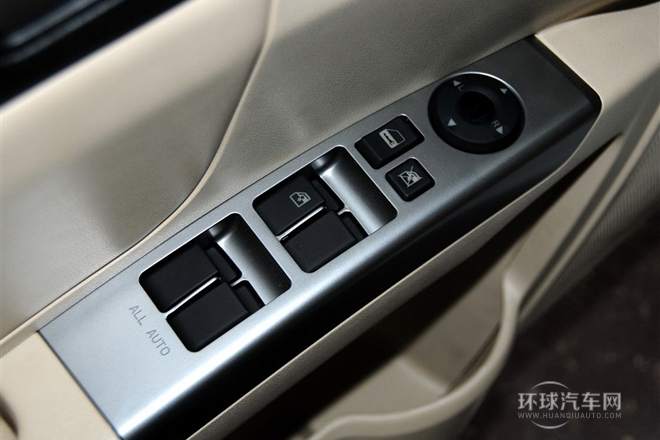 2013款 三廂 1.8L 手動尊貴型