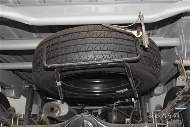 2011款 1.3L基本型有護欄