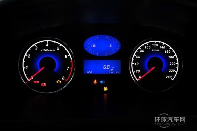 2013款 三廂 1.8L 手動尊貴型