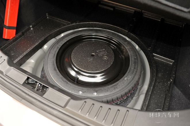 2012款 三廂 2.0L AT旗艦型