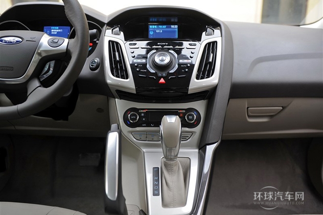 2012款 三廂 2.0L AT旗艦型