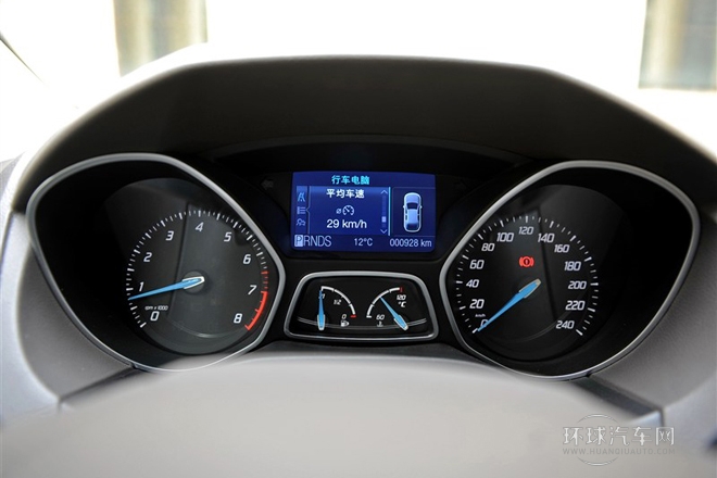 2012款 三廂 2.0L AT旗艦型