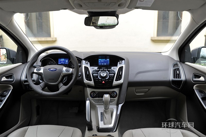 2012款 三廂 2.0L AT旗艦型