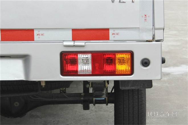 2011款 1.3L基本型有護欄