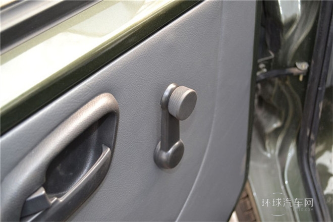 2011款 1.0L標(biāo)準(zhǔn)型無(wú)護(hù)欄