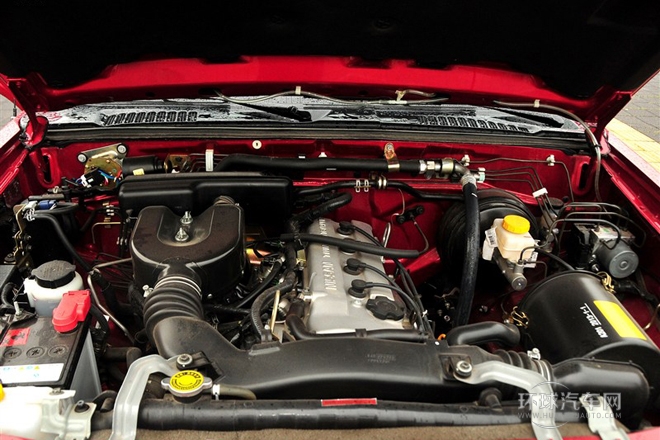 2013款 2.4L 四驅(qū)豪華紀(jì)念版 國(guó)IV