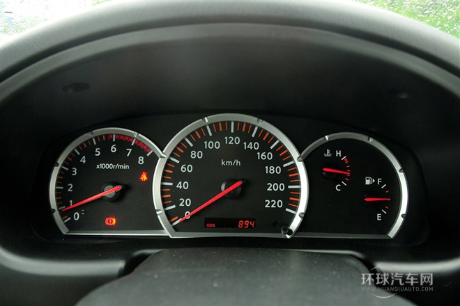 2013款 2.4L 四驅豪華紀念版 國IV