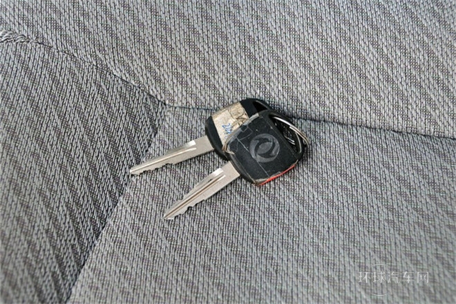 2011款 1.3L基本型無護欄