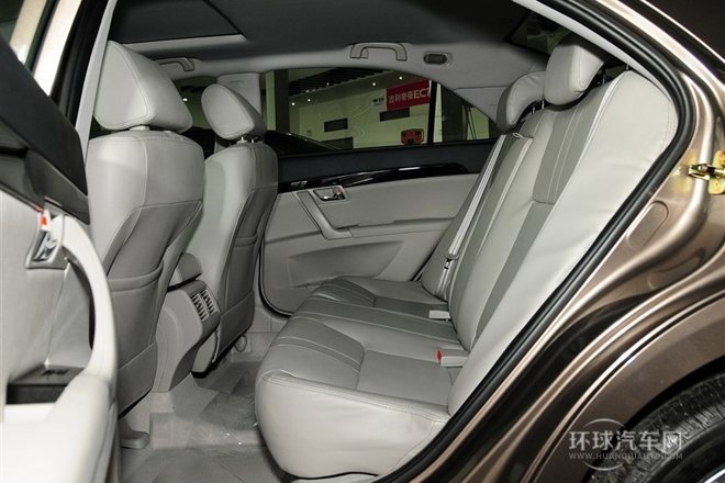 2013款 2.0L 自動精英型