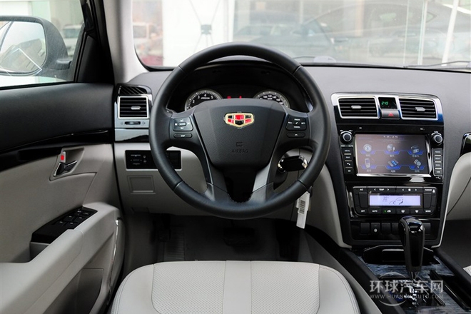 2013款 2.0L 自動尊貴型