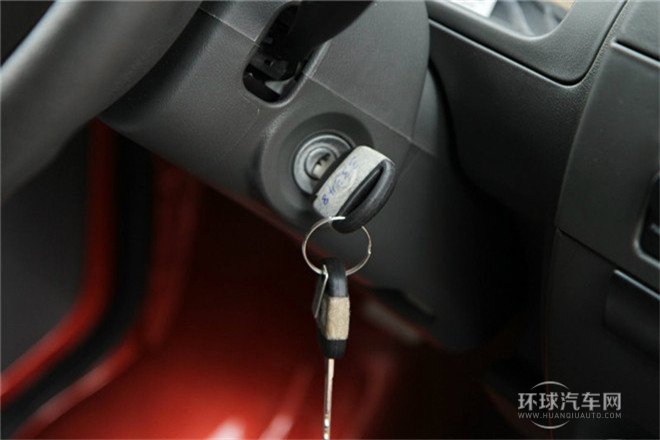 2011款 1.0L基本型有護欄