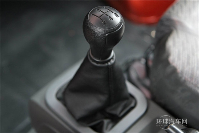 2011款 1.0L基本型有護欄