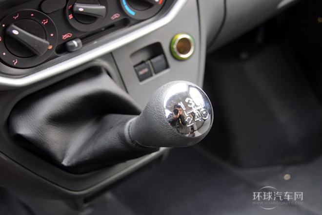 2013款 1.0L舒適型