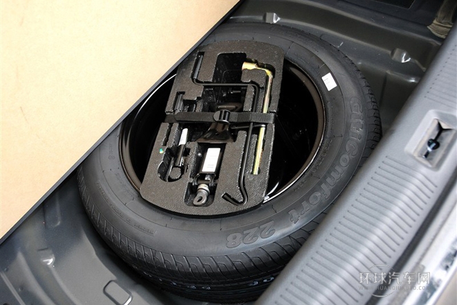 2013款 2.4L 自動尊貴型