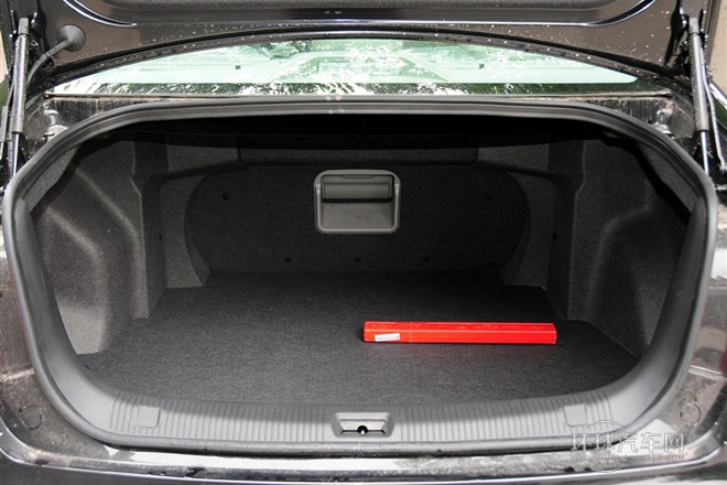 2013款 2.4L 自動尊貴型