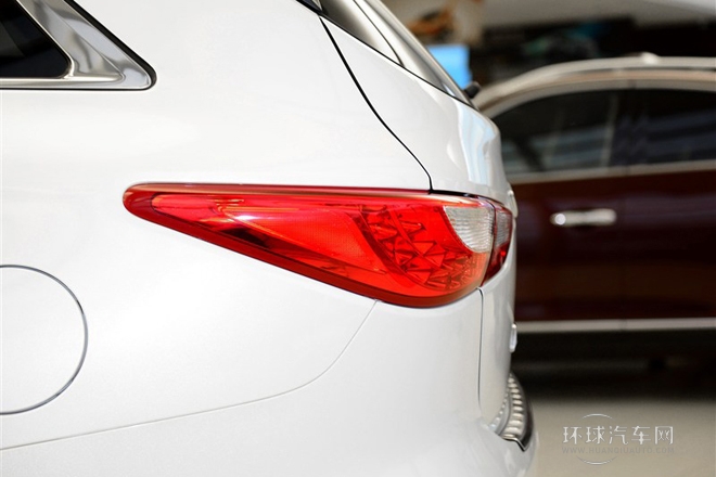 2014款 3.5L 兩驅(qū)卓越版