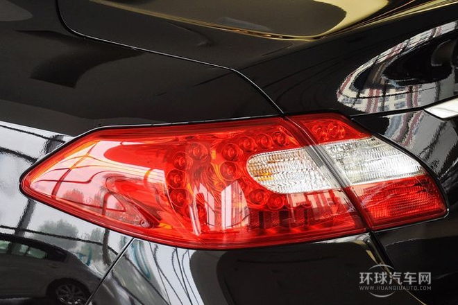 2013款 2.5L 奢華版