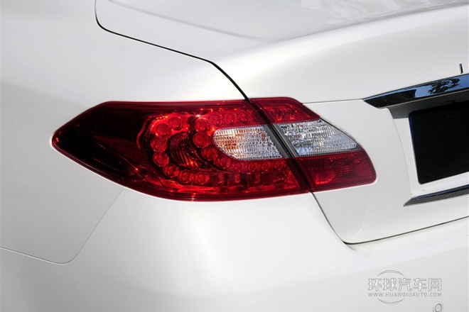 2013款 2.5L 舒適版