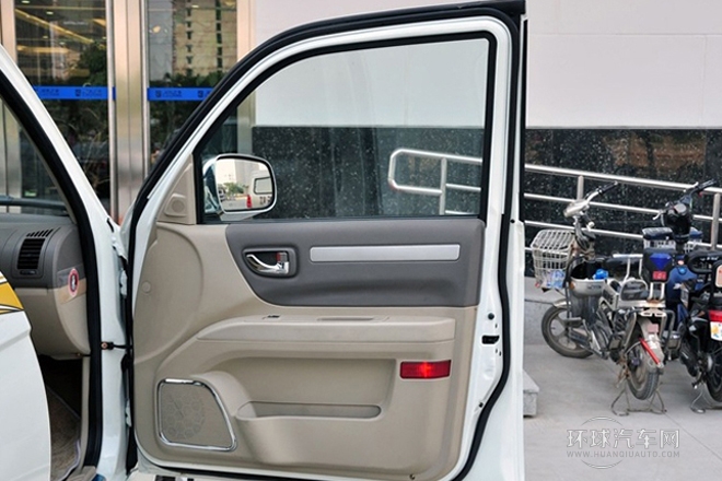 2012款 2.4L 手動兩驅豪華型