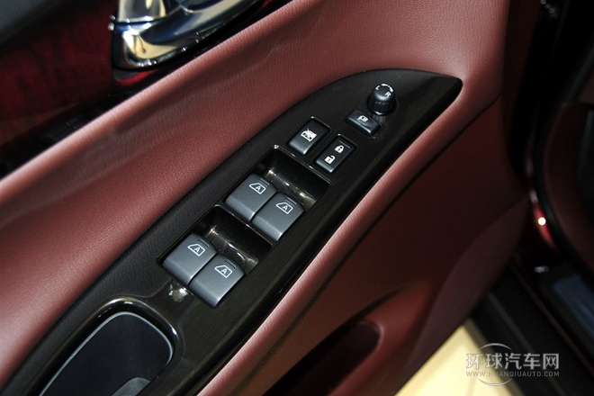 2013款 2.5L 兩驅尊雅版