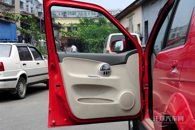 2010款 1.3L CVT標準型