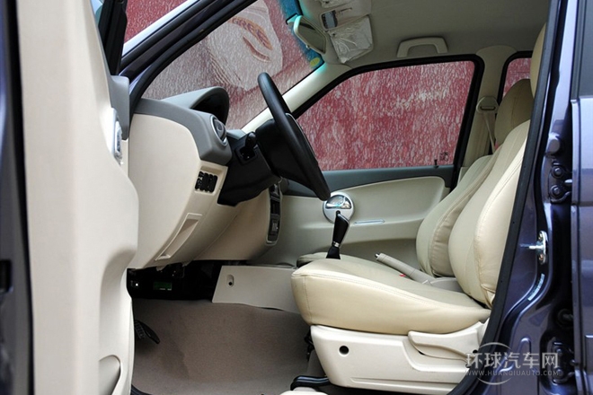 2010款 1.3L 手動標(biāo)準(zhǔn)型