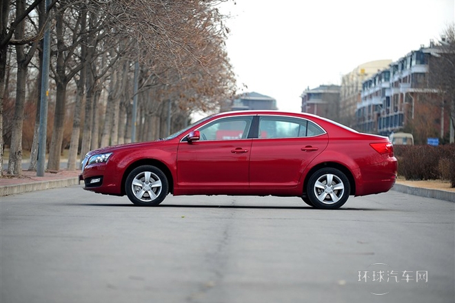 2013款 2.0L 手動(dòng)舒適型